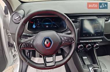 Хэтчбек Renault Zoe 2020 в 