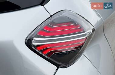 Хэтчбек Renault Zoe 2021 в 