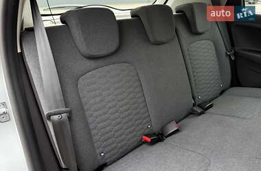 Хэтчбек Renault Zoe 2021 в 
