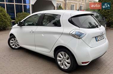 Хетчбек Renault Zoe 2016 в 
