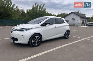 Хэтчбек Renault Zoe 2015 в 