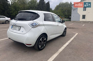 Хэтчбек Renault Zoe 2015 в 