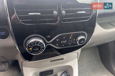 Хэтчбек Renault Zoe 2015 в 