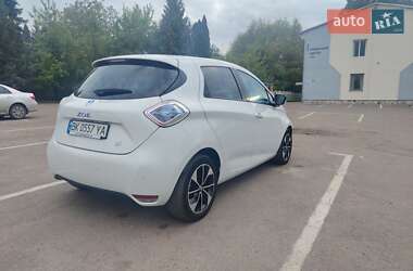 Хэтчбек Renault Zoe 2015 в 