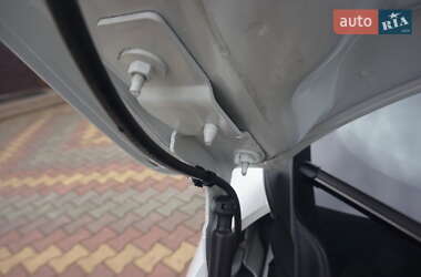 Хетчбек Renault Zoe 2017 в 