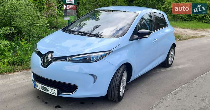 Хэтчбек Renault Zoe 2015 в 