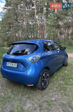 Хэтчбек Renault Zoe 2017 в 