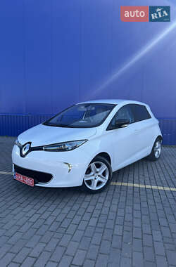 Хэтчбек Renault Zoe 2015 в 