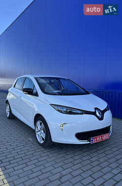 Хэтчбек Renault Zoe 2015 в 
