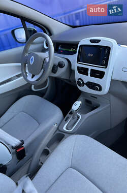 Хэтчбек Renault Zoe 2015 в 