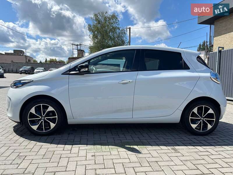 Хэтчбек Renault Zoe 2017 в 