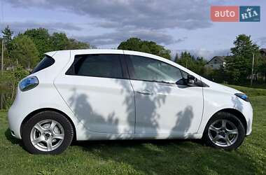 Хэтчбек Renault Zoe 2016 в 