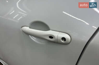 Хэтчбек Renault Zoe 2013 в 