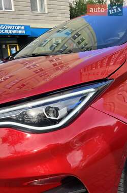 Хэтчбек Renault Zoe 2020 в 