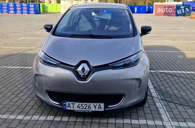 Хетчбек Renault Zoe 2015 в 