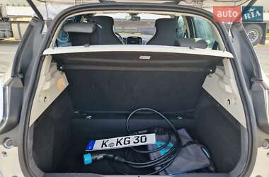 Хетчбек Renault Zoe 2015 в 