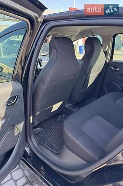 Хэтчбек Renault Zoe 2017 в 
