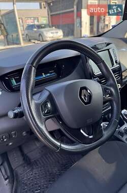 Хэтчбек Renault Zoe 2017 в 