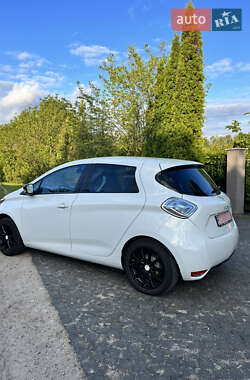 Хэтчбек Renault Zoe 2016 в 