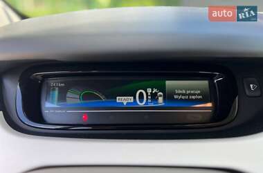 Хэтчбек Renault Zoe 2019 в 