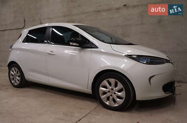 Хэтчбек Renault Zoe 2015 в 