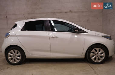 Хэтчбек Renault Zoe 2015 в 
