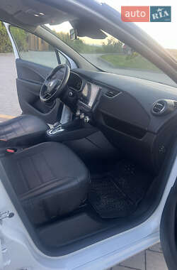 Хэтчбек Renault Zoe 2020 в 
