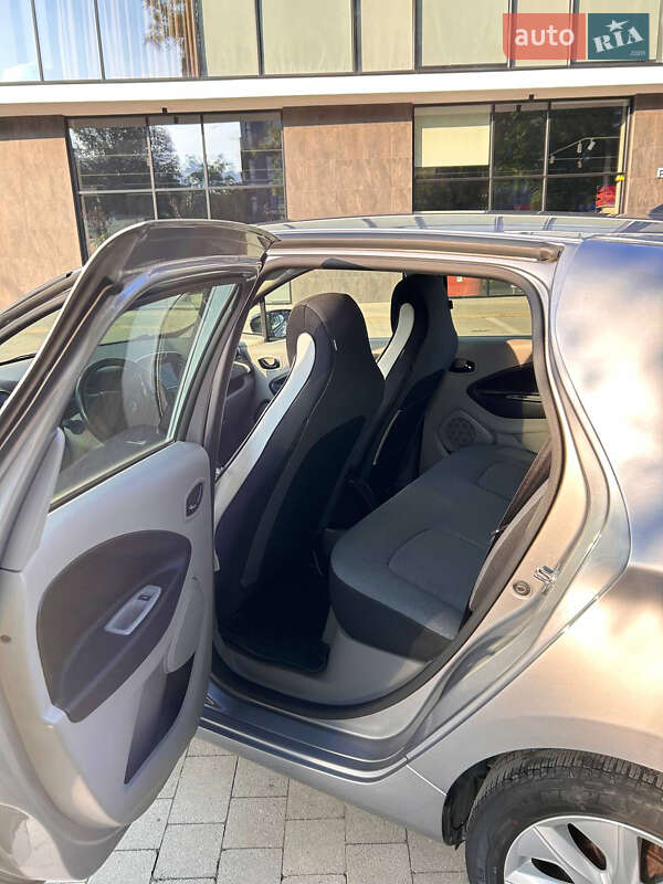 Хэтчбек Renault Zoe 2016 в Ужгороде