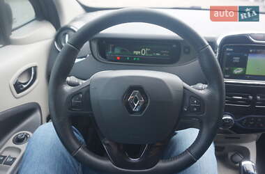Хетчбек Renault Zoe 2015 в 