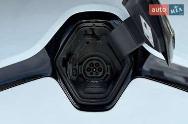 Хэтчбек Renault Zoe 2016 в 