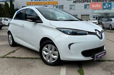Хэтчбек Renault Zoe 2016 в 