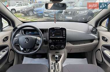 Хэтчбек Renault Zoe 2016 в 