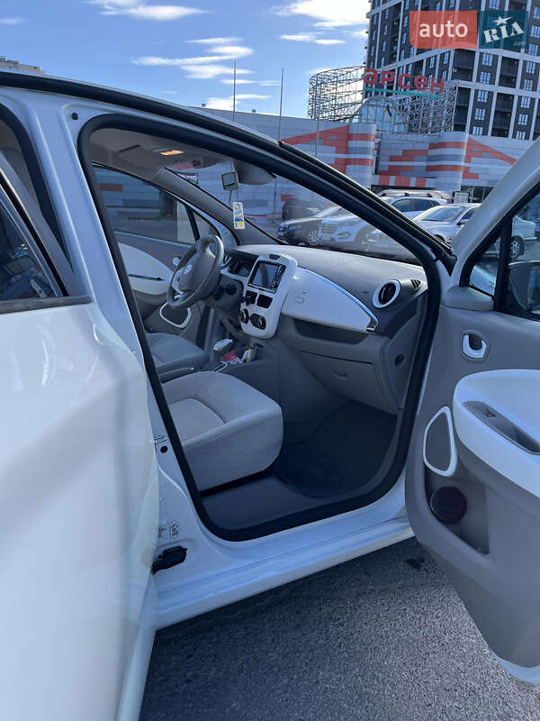 Хэтчбек Renault Zoe 2015 в Львове