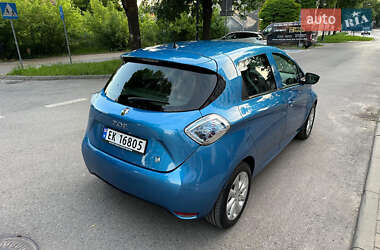 Хэтчбек Renault Zoe 2015 в 