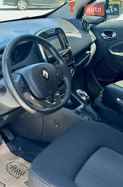 Хэтчбек Renault Zoe 2017 в 