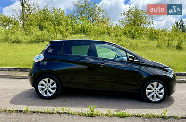 Хетчбек Renault Zoe 2016 в 