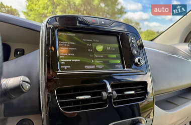 Хетчбек Renault Zoe 2016 в 