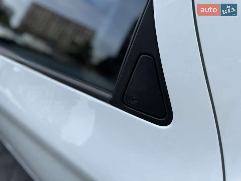 Хэтчбек Renault Zoe 2015 в Львове