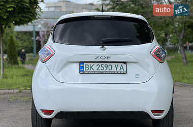 Хэтчбек Renault Zoe 2015 в 