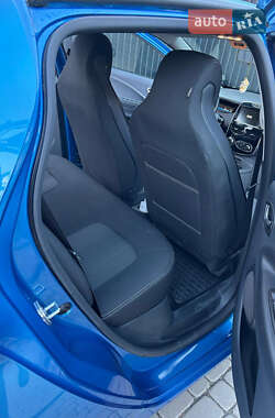 Хэтчбек Renault Zoe 2018 в 