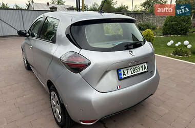 Хэтчбек Renault Zoe 2021 в 