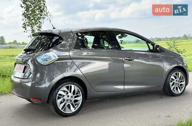 Хэтчбек Renault Zoe 2016 в 