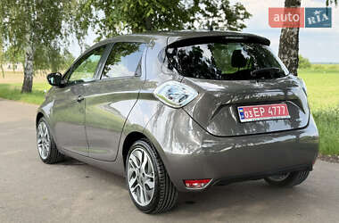 Хэтчбек Renault Zoe 2016 в 