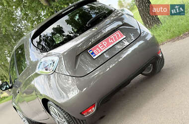 Хэтчбек Renault Zoe 2016 в 