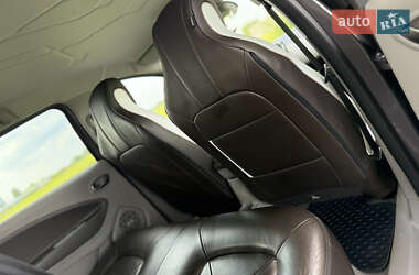 Хэтчбек Renault Zoe 2016 в 