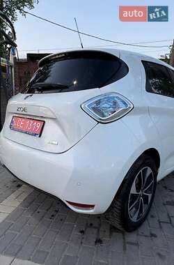 Хэтчбек Renault Zoe 2017 в 