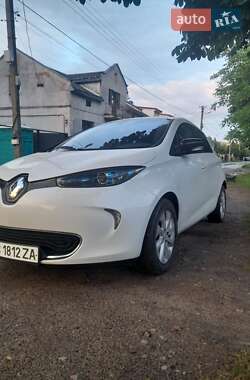 Хэтчбек Renault Zoe 2015 в 