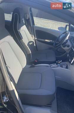 Хетчбек Renault Zoe 2013 в 