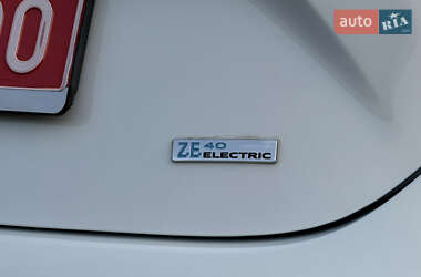 Хэтчбек Renault Zoe 2019 в 