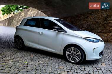 Хэтчбек Renault Zoe 2015 в 
